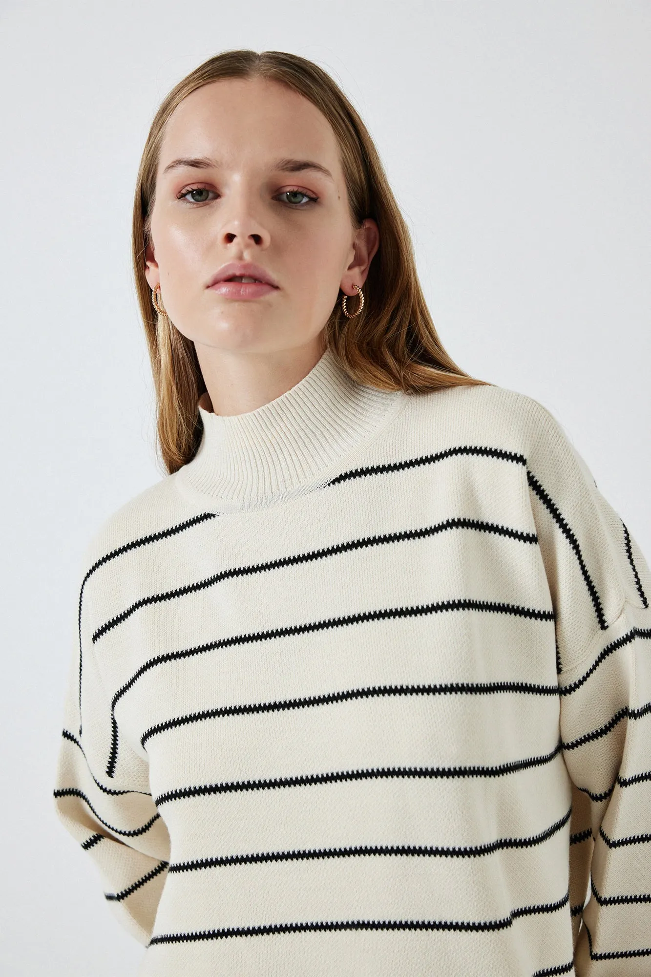 KNITWEAR SWEATER GIRET SUIT