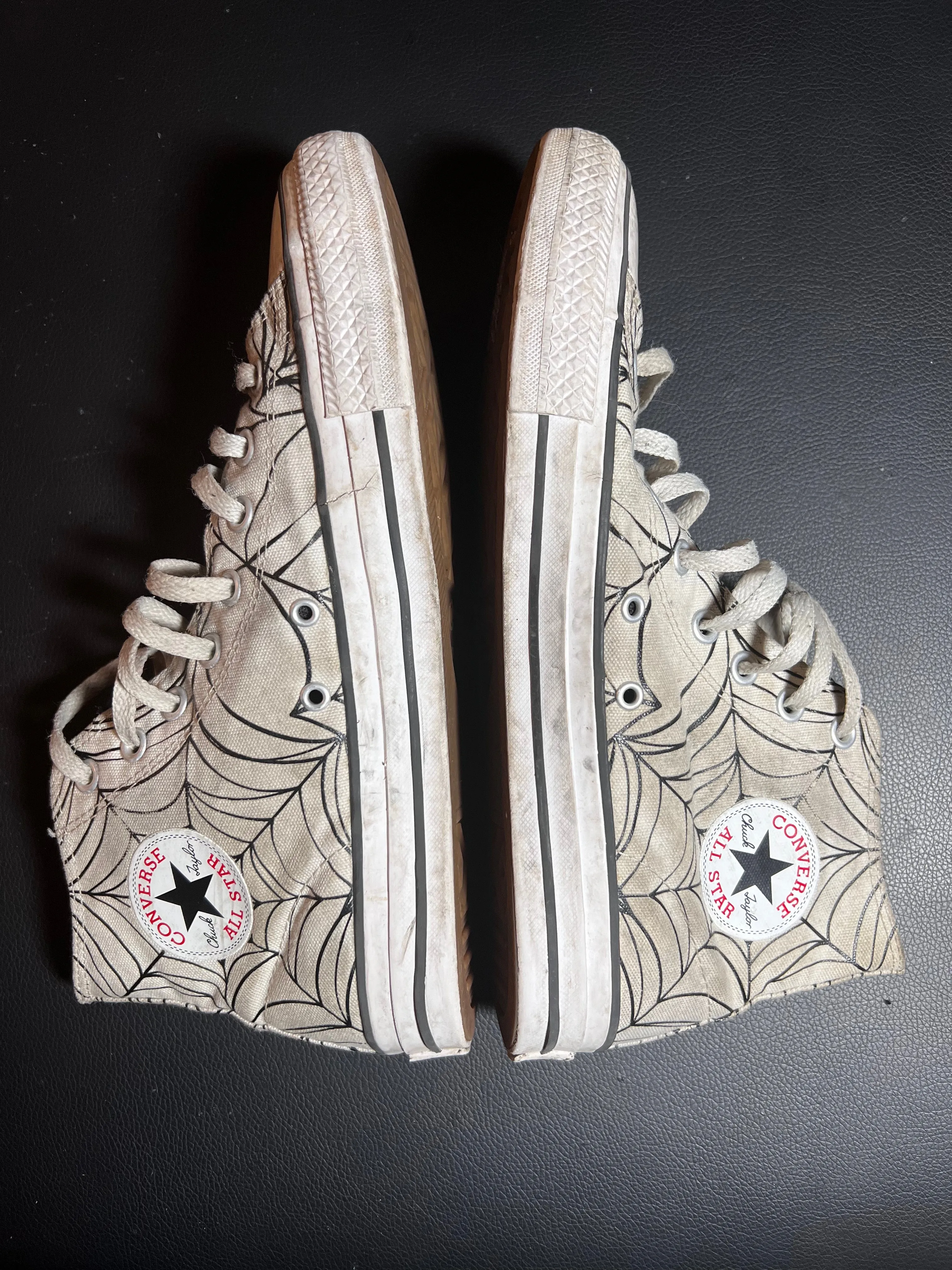 Maty - Stage Worn Converse