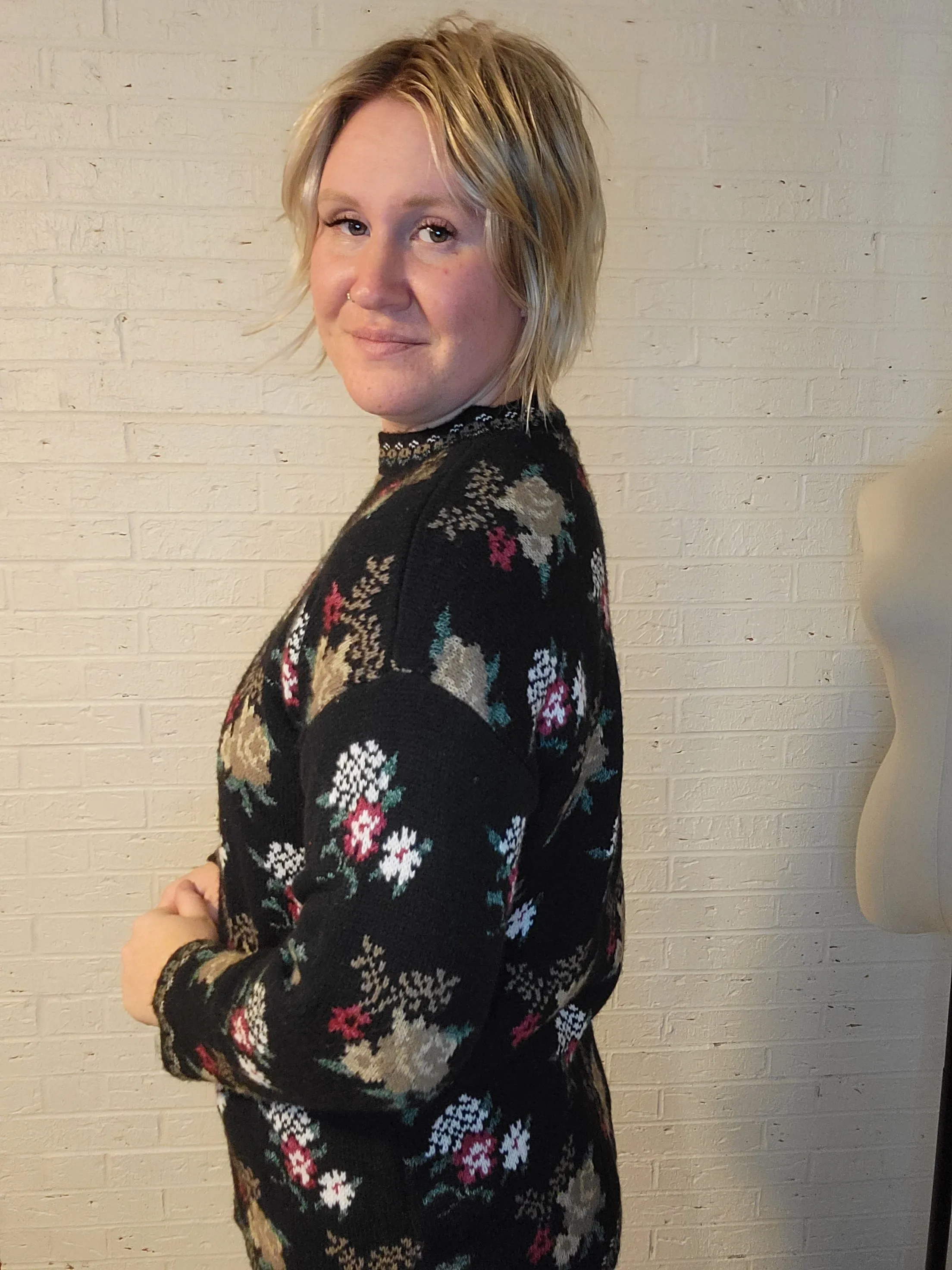 up to M - Black floral sweater